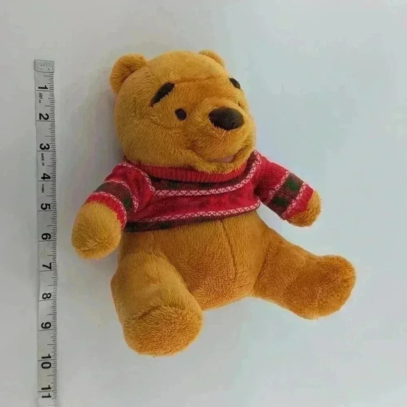 Hallmark Winnie The Pooh Cozy Sweater Beanbag Plush Holiday Sweater 9" 2014 - Picture 4 of 9